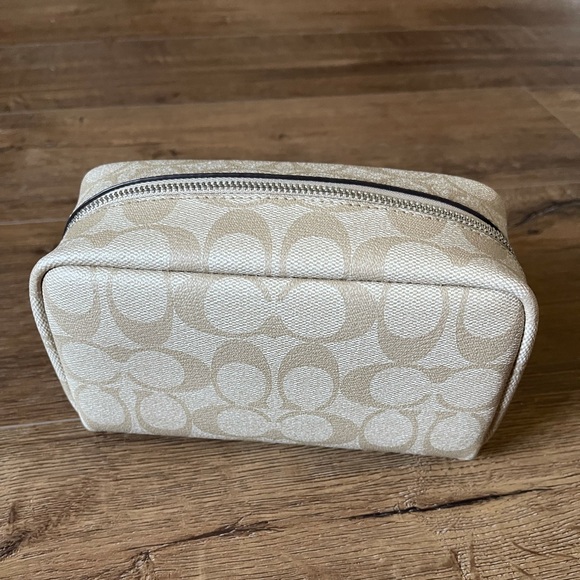 COACH-NWT Disney Cosmetics Bag-“Once Upon A Time” - Picture 9 of 13